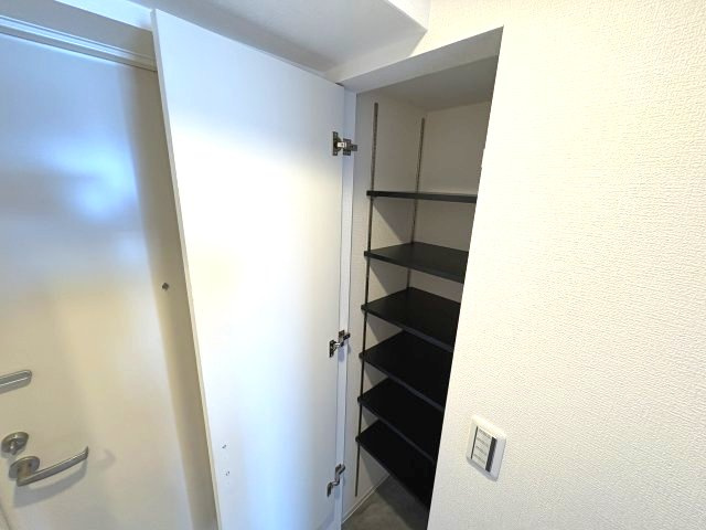 セレニテ元町アリエの収納