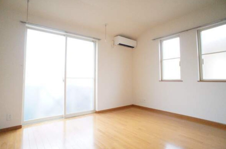 川崎市多摩区西生田３丁目のアパートの居間・リビング