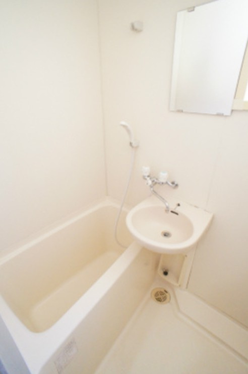 川崎市多摩区西生田３丁目のアパートの浴室