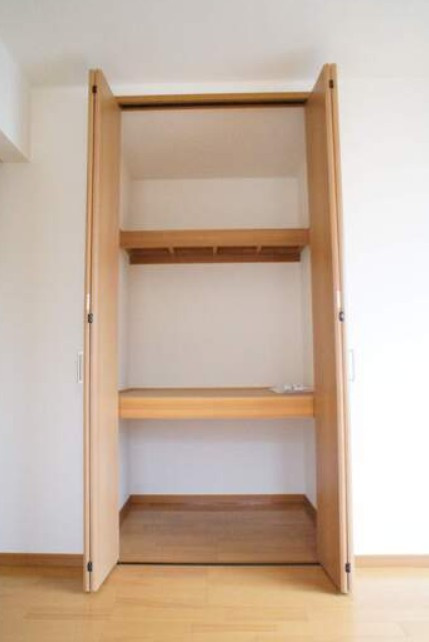 川崎市多摩区西生田３丁目のアパートの収納