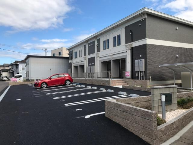 グランウッドの駐車場|外観写真（昼）