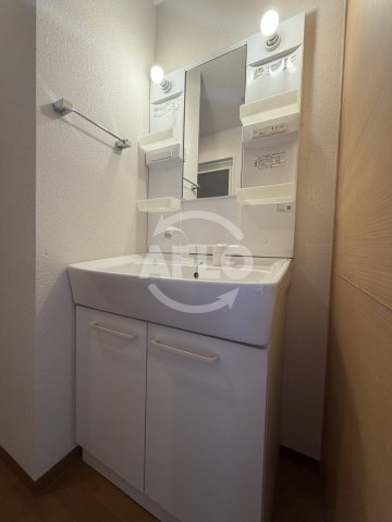 グランガーデン足代新町の洗面所|グランガーデン足代新町　独立洗面台