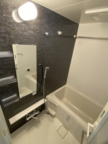 稲城市大丸の賃貸マンションの浴室