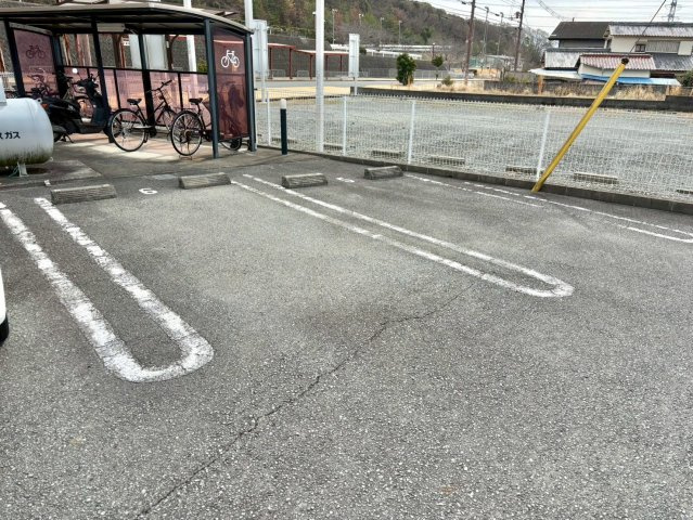 ホープ大野の駐車場