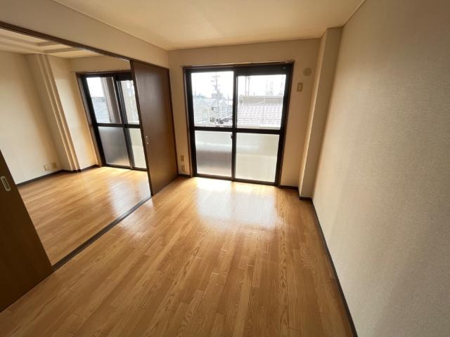 オーシャン元町の内装|南西洋室