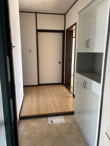 芝中団地ロ-2の玄関|広めのゆったり玄関