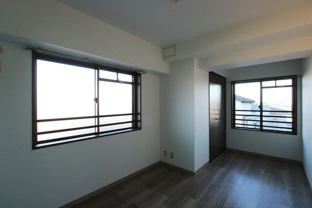 飯能市柳町の賃貸マンションの洋室|7帖の洋室：入り口側