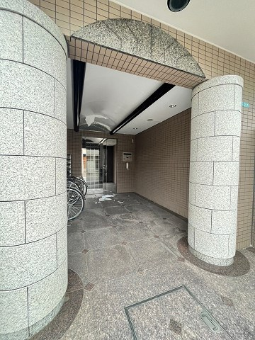 シャルマンフジ西宮のエントランス