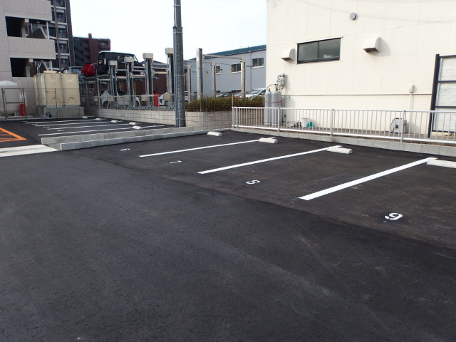 A・City八帖の駐車場