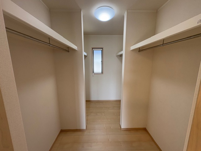 藤岡市森　中古2750の玄関|明るい玄関です