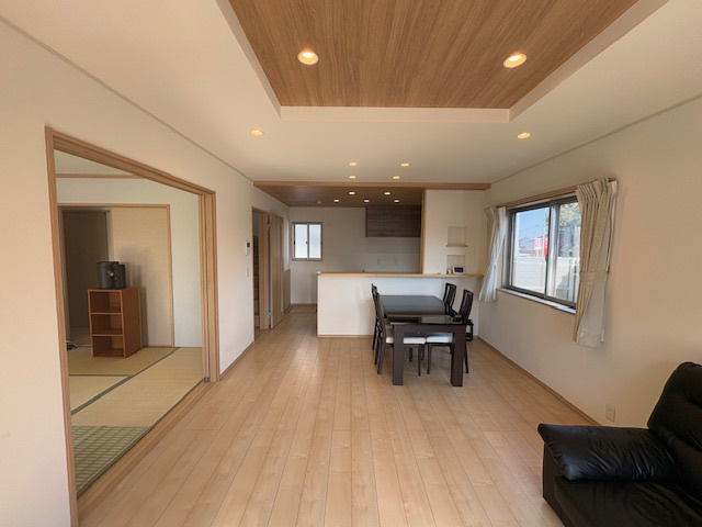 藤岡市森　中古2800の居間・リビング|こちらの居間で趣味の時間をお楽しみください