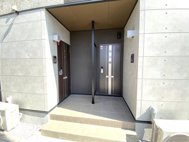 ヴェルデのエントランス|お部屋入口！