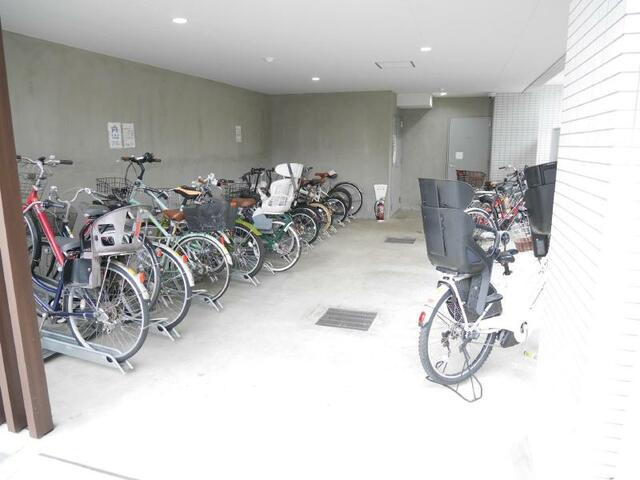 足立区中央本町１丁目の賃貸マンション