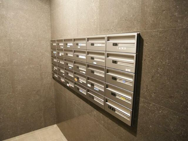 足立区中央本町１丁目の賃貸マンション