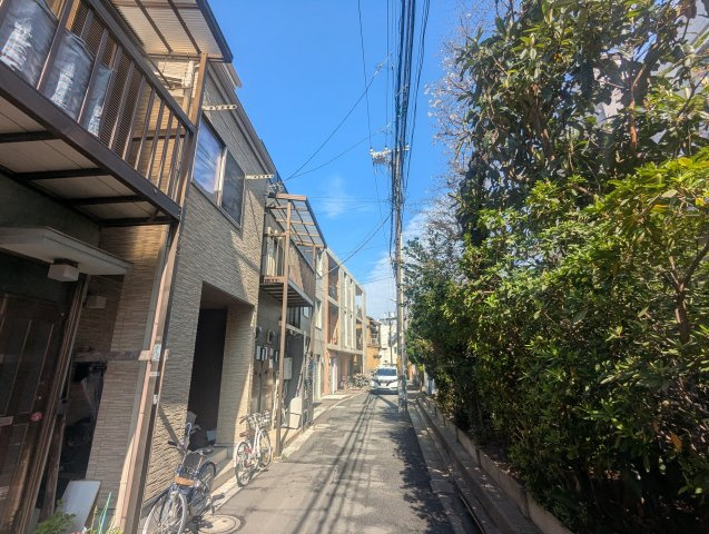 墨田区京島１丁目の戸建の前面道路含む現地写真