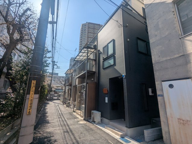 墨田区京島１丁目の戸建の前面道路含む現地写真
