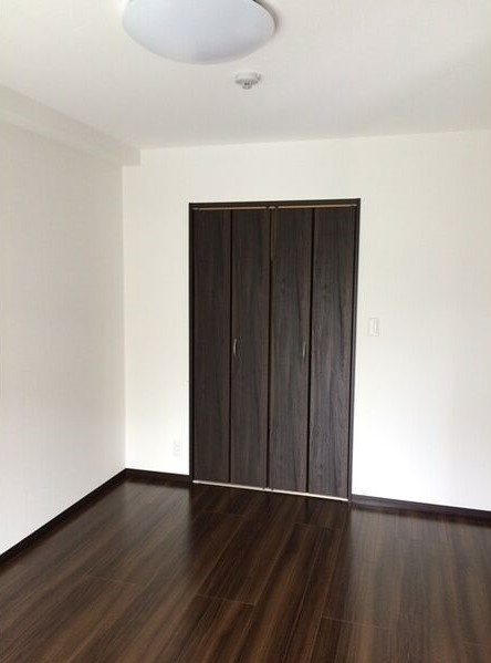 アンプルールフェール　ボルドゥルーⅡの寝室|参考、同建物・反転間取りの号室