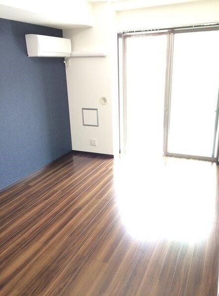 アンプルールフェール　ボルドゥルーⅡの居間・リビング|参考、同建物・反転間取りの号室