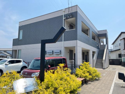 【外観】 | コンフォルト | 外観写真（昼）