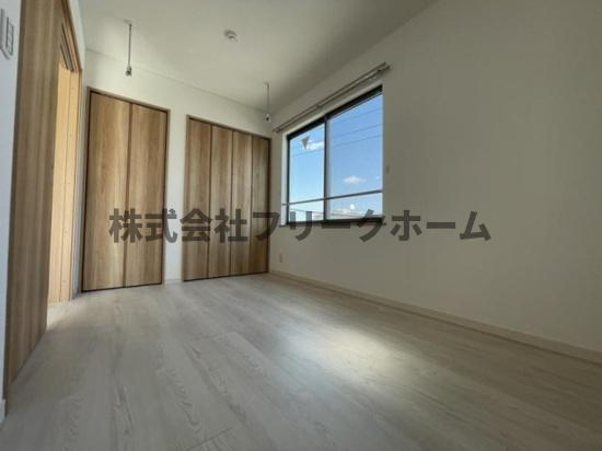 武蔵野市中町２丁目のアパートの寝室