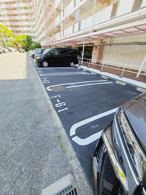 UR武庫川 28号棟の外観