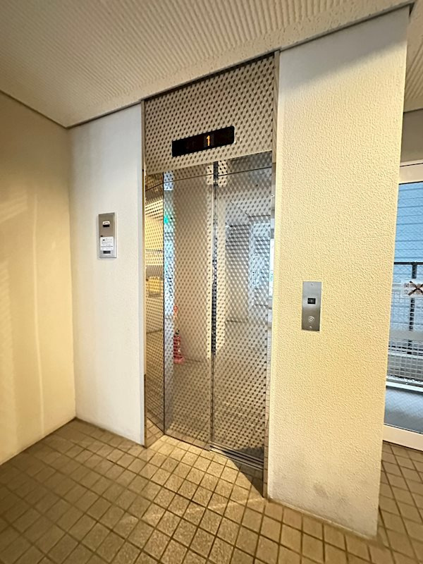 オーク＆パートナーズビルの外観