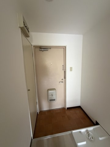 セグンドエビスヤマンションの玄関