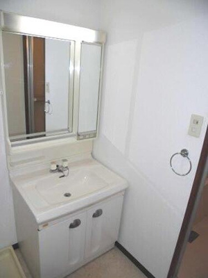 【洗面所】 | ライオンズマンション姫路 | 洗面化粧台　※内装前／２０１５年１２月の写真