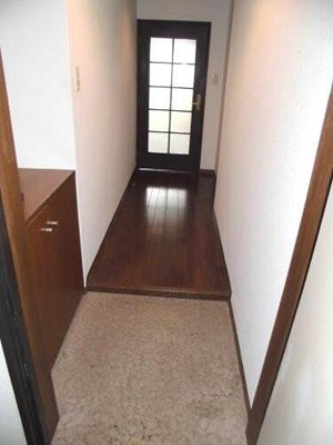 【玄関】 | ライオンズマンション姫路 | 玄関　※内装前／２０１５年１２月の写真