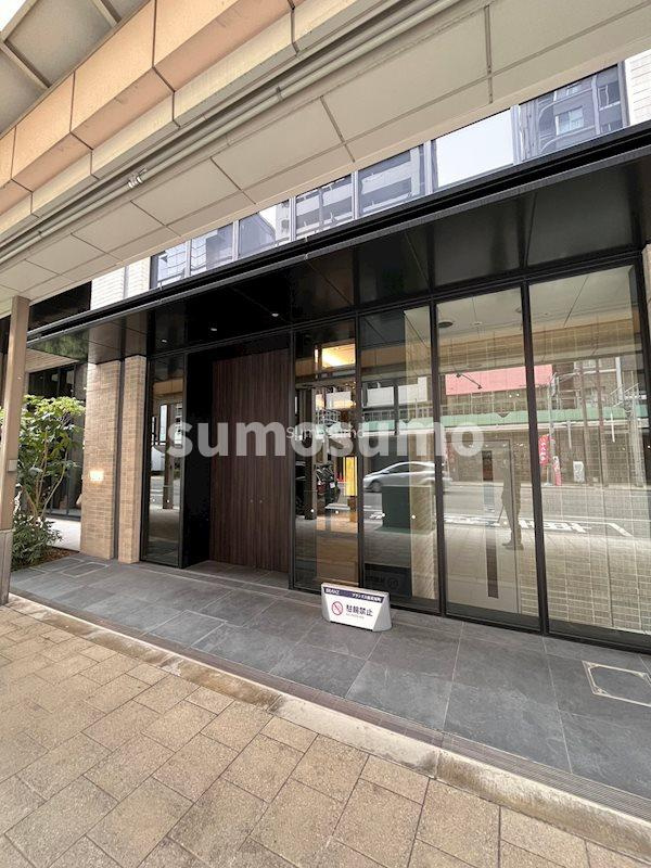 ブランズ大阪松屋町のエントランス