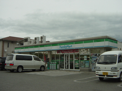 【周辺】 | リブ・ヒルズ | ファミリーマートまで800ｍ
