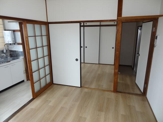 カドビルの寝室