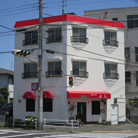 カドビルの外観