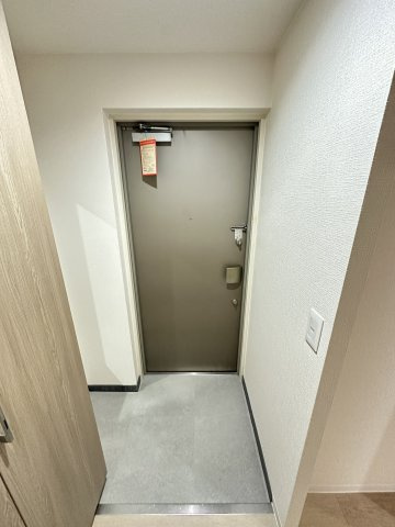 南堀江アパートメントグランデの玄関