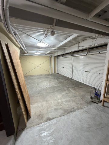 西出町戸建ての駐車場