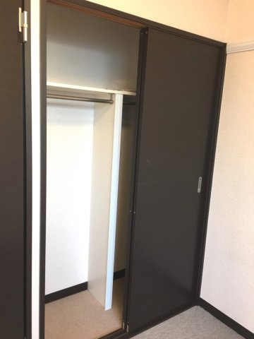 レオネクスト新座ブルーの内装|クローゼット