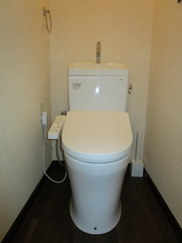 エスパシオ田無のトイレ|落ち着いた色調のトイレです