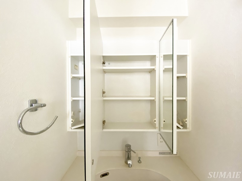 ベルヴィラージュ尾久デュエトーレの収納|鏡裏収納です☆