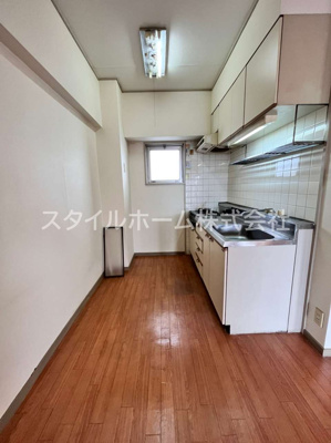 【内装】 | タワーロイヤル | 同建物内別部屋の写真です。