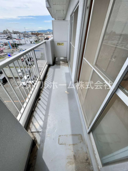 【バルコニー】 | タワーロイヤル | 同建物内別部屋の写真です。