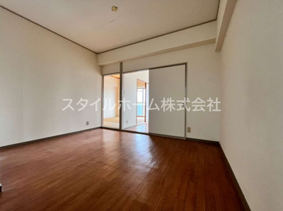 【洋室】 | タワーロイヤル | 同建物内別部屋の写真です。