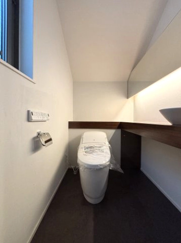 杉並区今川4丁目　土地61坪超　新規フルリフォーム邸宅のトイレ