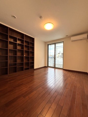 杉並区今川4丁目　土地61坪超　新規フルリフォーム邸宅の洋室