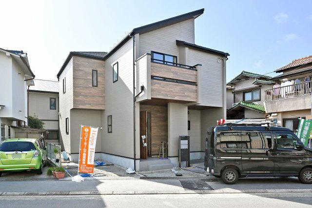 ブルーミングガーデン山本野里1丁目新築一戸建て│3LDK+駐車2台可の外観|制震技術「TOEI Safety Damper」を搭載×耐震等級3級取得住宅の新築戸建が堂々完成致しました。本分譲地は長期優良認定住宅です。皆様からのご連絡心よりお待ちしております。