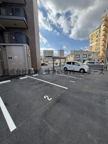 グランフォーレ久留米駅プレミアの駐車場