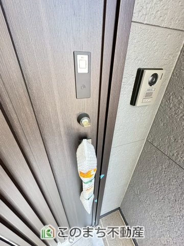 アーバンモデリア宇都宮市細谷町の設備|玄関のカギはワンタッチでダブルロックが可能なカードキーを採用しております☆
