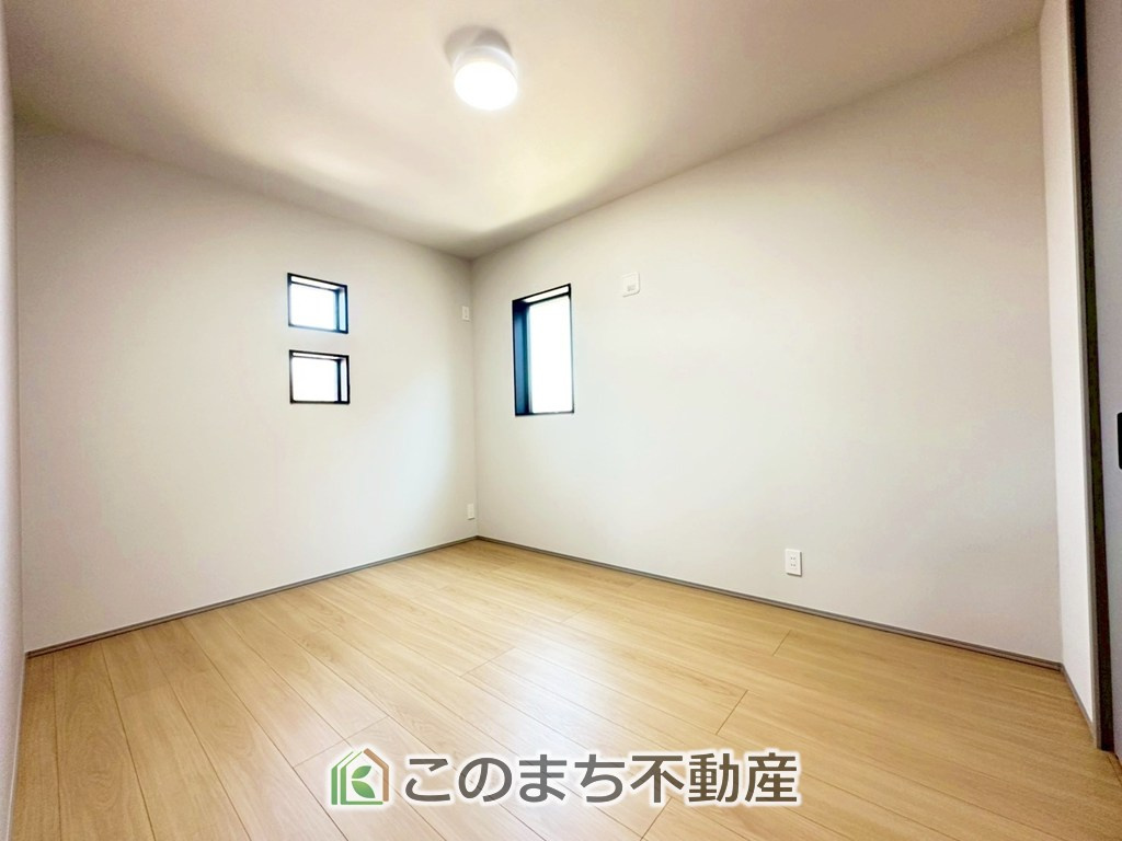 アーバンモデリア宇都宮市細谷町の洋室|一人ひとりの大切なプライベート空間。ゆとりある広さで、一人の時間をゆったりと過ごせる安らぐお部屋になるはずです。
