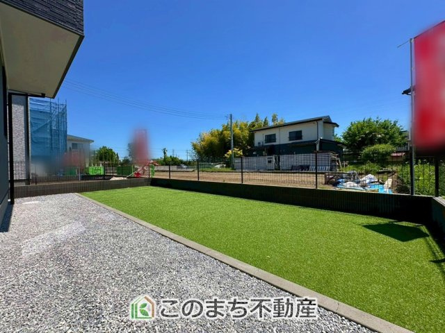 アーバンモデリア宇都宮市細谷町の庭|大きなお庭でご家族や友人を招いてＢＢＱもできますね！お子様の水遊びにもぴったりです☆
