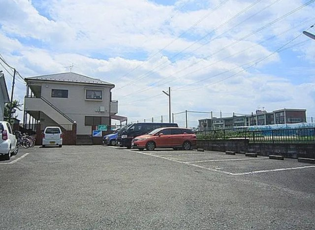 サンレイク北山の駐車場