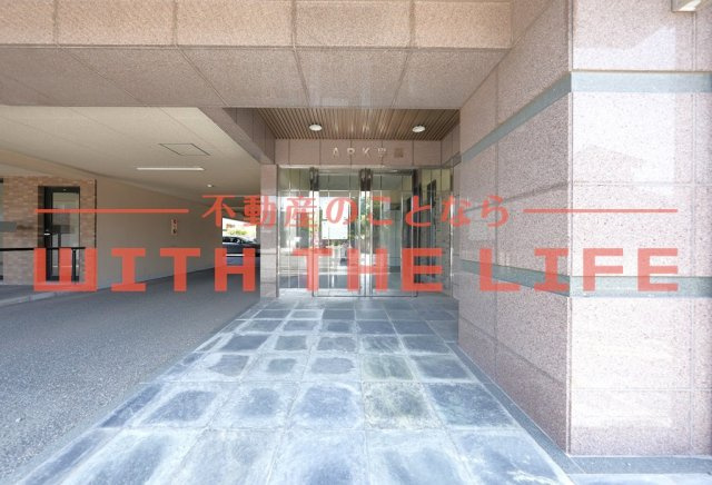 【10,000円キャッシュバック対象物件】のエントランス|落ち着いたエントランスです